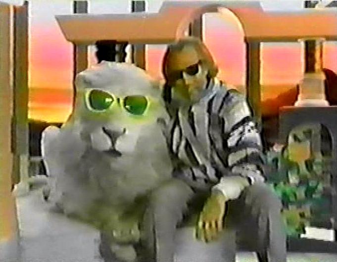 And we&#39;re back. After Dog City and its departure from the standard episode structure, The Jim Henson Hour returns to the “half an hour of MuppeTelevision, ... - JHH-Jim-and-the-lion-got-cool-shades