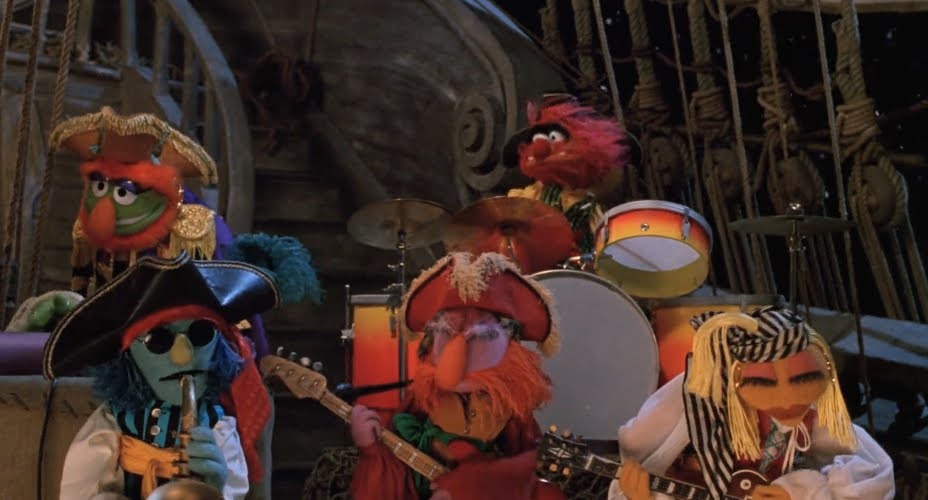 Movin’ Right Along 5.20: Tim Curry Provides the Scuttlebutt