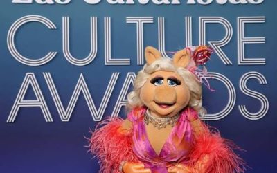 WATCH: Miss Piggy Karate Chops the Culture Awards