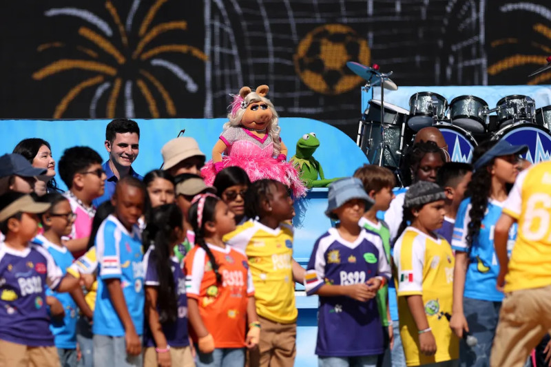 See If You Can Spot Muppets in the World Cup Halftime Show